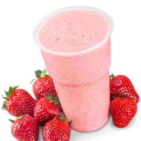 Vitamina Artesanal de Morango 300ml Morangos frescos batidos com leite, em uma combinação suave, nutritiva e natural. Preparada na hora, sem aditivos ou corantes artificiais. Uma bebida encorpada e equilibrada para qualquer momento do Dia.