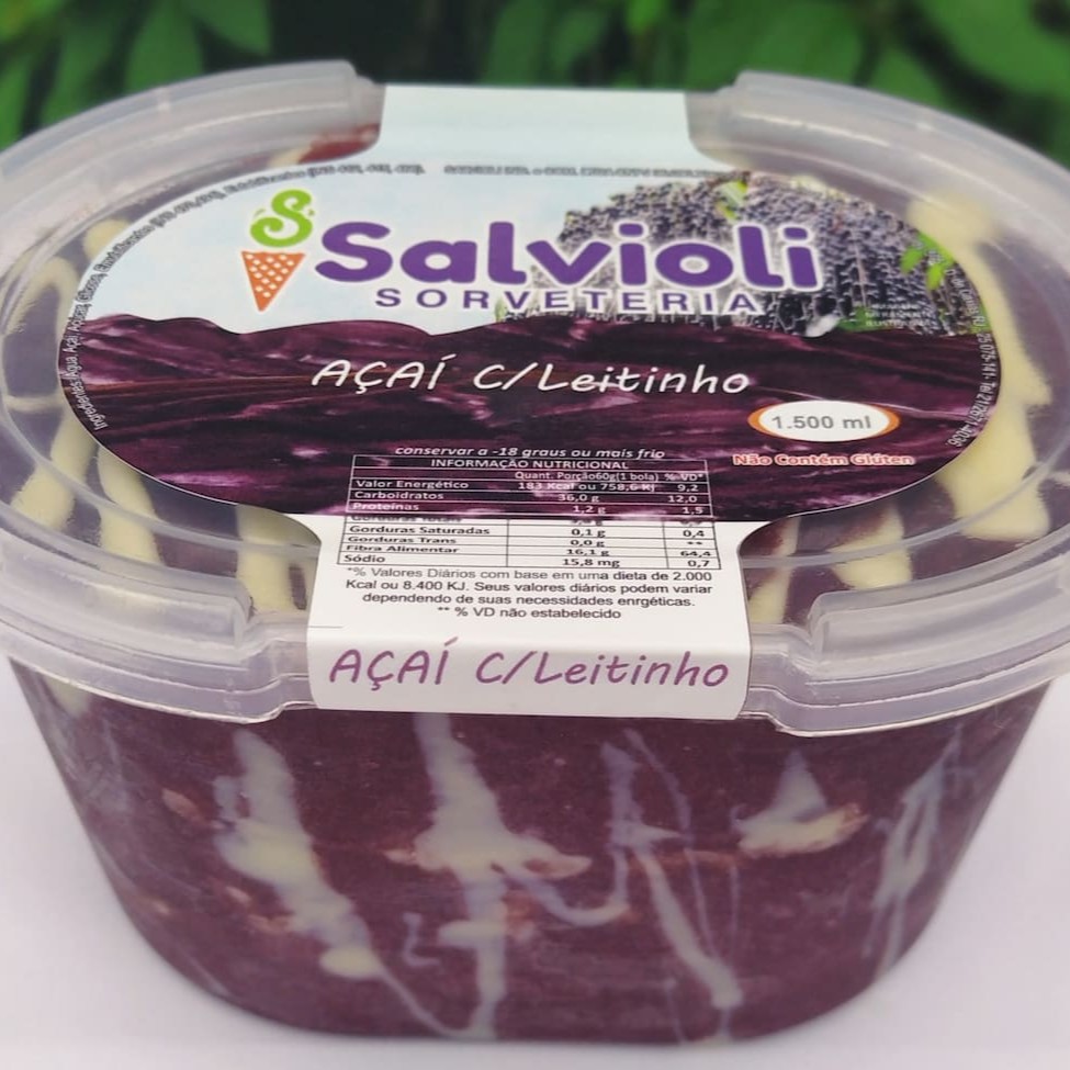 Pote de 1,5l açaí mesclado com creme de leite Ninho.