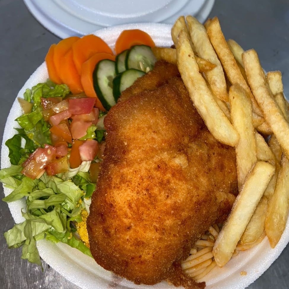 Acompanha; arroz, feijão, macarrão, farofa e saladas (variadas)