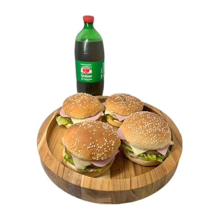 Este combo especial é perfeito para a diversão da criançada! Composto por quatro suculentos hambúrgueres 'Caçulinha', cuidadosamente preparados para agradar os pequenos paladares. Acompanha um refrescante Guaraná de 1 litro, ideal para compartilhar e garantir a alegria de todos. Uma combinação irresistível de sabor e diversão que vai fazer a alegria da sua refeição.
