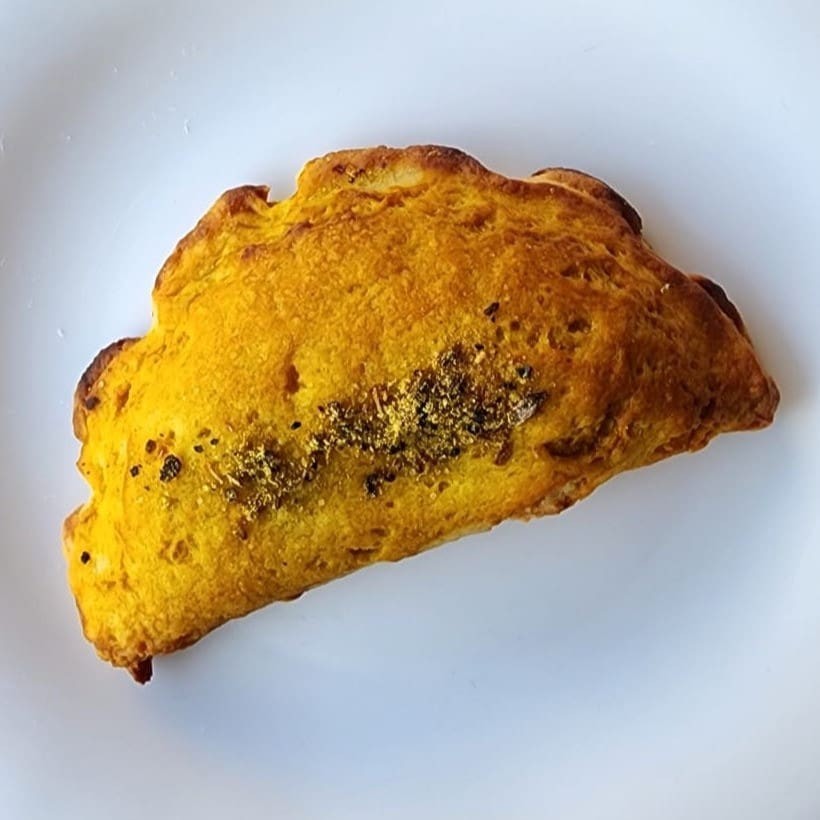 *Contém: Alho, Cebola, limão, farinha de trigo, inhame, grão de bico e milho.