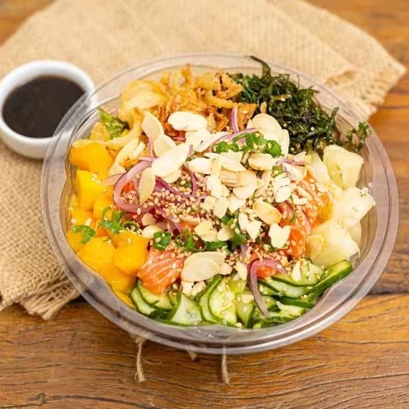 Aqui voce escolhe!
Base de arroz japonês, alga nori com:
1 proteína a sua escolha + 3 acompanhamentos a sua escolha + 1 molho a sua escolha.

Alguns sabores ou acompanhamentos podem conter acréscimos.