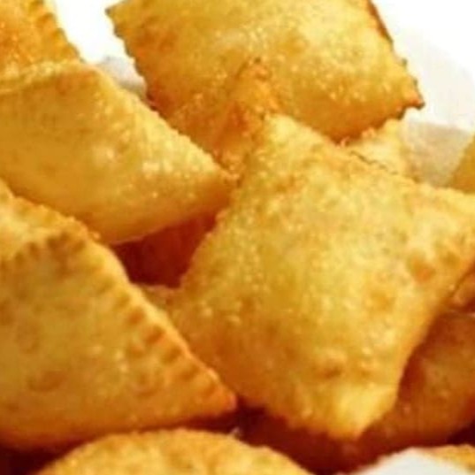 30 mini pasteis de pressunto queijo e Catupiry