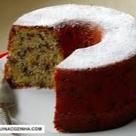 Bolo fofinho formigueiro de aproximadamente 18 cm.