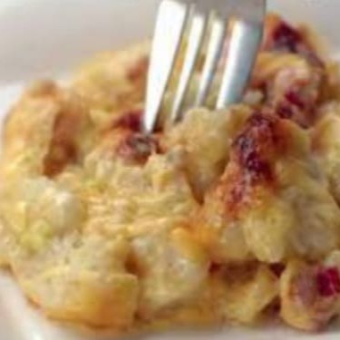 Uma combinação de tirar o folego! Com base de molho branco com bacon e presunto em cubos e parmesão, provolone e catupiri derretido e um toque especial de ervas finas italianas 400g, 500g e 800g