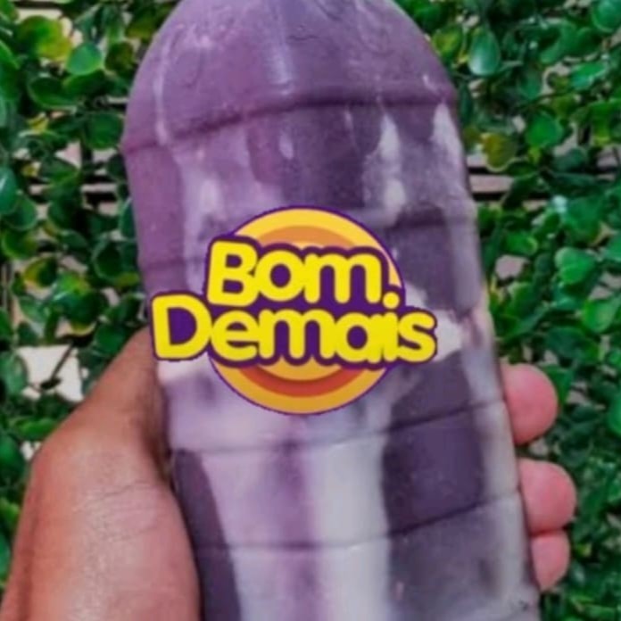 Delicioso e Cremoso Açaí de Garrafa Batido na hora com o melhor sabor de sua preferência.