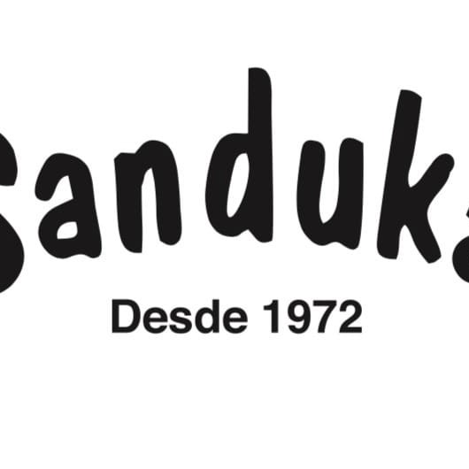 Hamburger tradicional da casa (130g) fatia generosa de queijo, alface, tomate e maionese