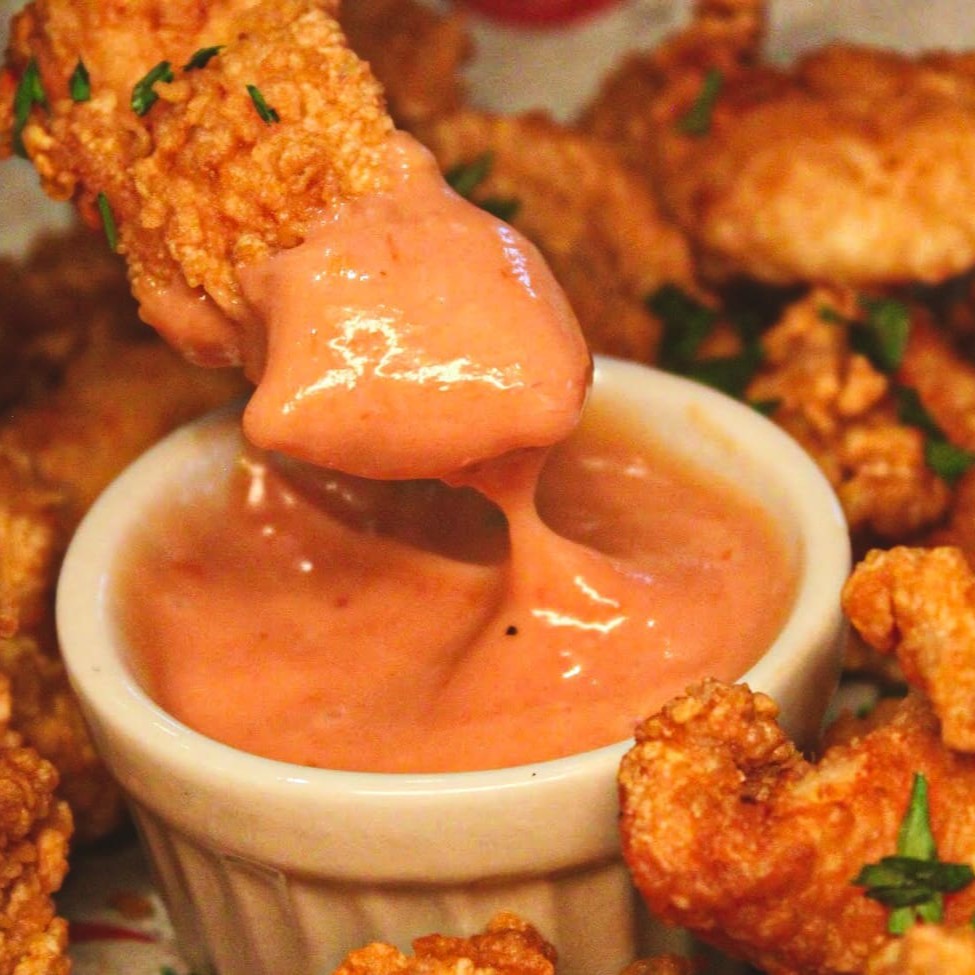 Acompanha molho rosé