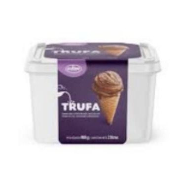 Descubra o nosso irresistível sorvete 'Trufa'. Uma deliciosa mistura de sorvete de chocolate premium, rico e cremoso, mesclado com a luxuosa calda de chocolate trufado. Cada colherada revela um sabor intenso e encantador de chocolate, que se derrete suavemente na boca. Este deslumbrante deleite de chocolate está disponível em generosos potes de 2 litros, perfeito para compartilhar momentos de prazer ou para satisfazer seus desejos de chocolate. Conceda-se este indulgente prazer.