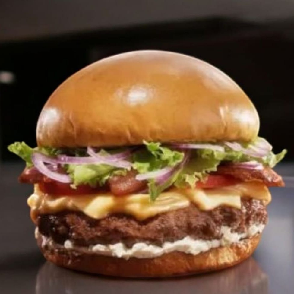 100g de blend angus especial com tiras de bacon, cheddar e salada de alface crespa, tomate e cebola roxa, no pão prime mais macio e delicioso do mundo!