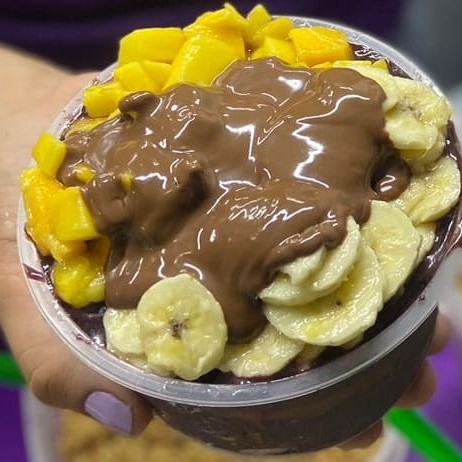 Açaí no pote com direito a complementos nutella e frutas : MORANGO , BANANA , MANGA E UVA