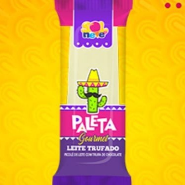Paleta de leite recheado com trufa de chocolate.