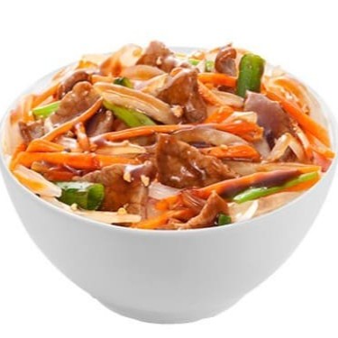 Carne em tiras com repolho verde, cenoura, cebola ao molho oriental.   Acompanhamento à sua escolha: - Gohan (arroz branco japonês) - Yakimeshi  (arroz japonês com flocos de ovos, cenoura e presunto) - Lámen (noodles ao molho oriental)