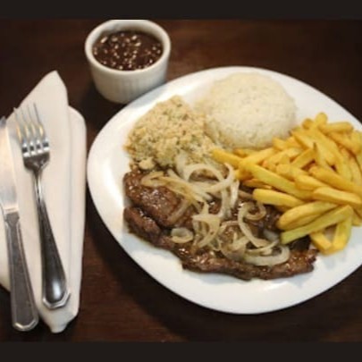 Acompanha: Arroz Branco, Feijão, Farofa E Batata Frita.