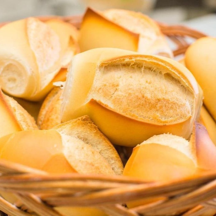 Pão francês mais gostoso da região, sempre fresquinho, preparado com carinho. Peso Aprox: 50g, por unidade.
