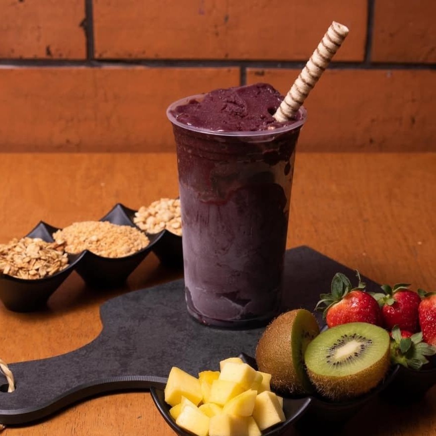 1 copo de 500ml com complementos e coberturas para saborear seu açaí.