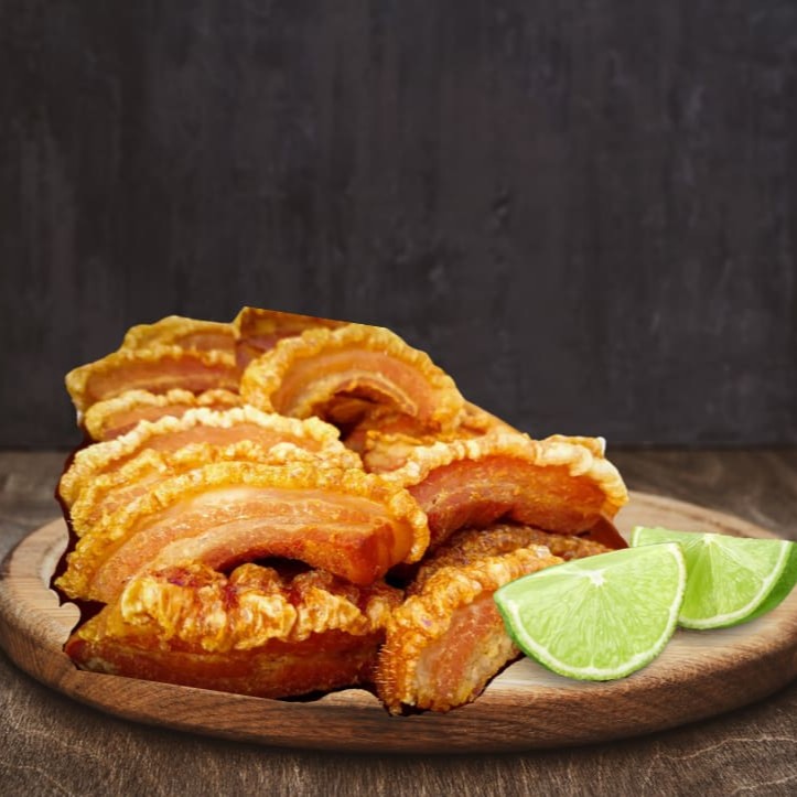 Torresmo de barriga suina com muita carne frito na hora, sequinho e crocante por fora, muito suculento por dentro!   *400g - peso in natura, foto ilustrativa.  #torresmo #angus #burguer #burger #cheddar #bacon # #cocacola