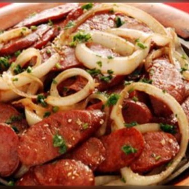 Acompanha: Arroz, Farofa, Batata Frita E Molho Vinagrete.