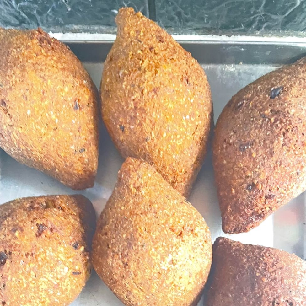 Massa De Trigo Com Recheio De Carne Moida