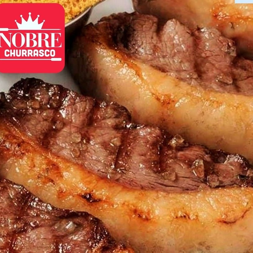 Acompanha arroz, feijão, farofa, vinagrete + 1 acompanhamento a sua escolha ( batata frita, batata corada, aipim frito, aipim cozido, salada de legumes ou salada de maionese.