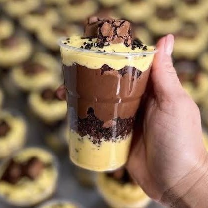 Brownie  Leite Ninho Brigadeiro  Copo: 200ml