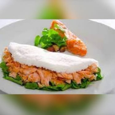 Tapioca de fabricação própria, super recheada com salmão grelhado no azeite na hora, mais 1 queijo e 5 acompanhamentos de sua preferência!  #acai #crepe #tapioca #salada #natural #fit #lowcarb #jardimcrepetapioca #lanche #francesa #crepesalgado #crepedoce #tapiocasalgada #tapiocadoce #Catupiry #frango #carneseca #costelabovina #camarão #salmão #salame #presunto #calabresa #peitodeperu #docedeleite #Nutella #romeuejulieta #chocolate #kinderbueno #Milka #nestle #lacta #pizza #hamburguer #artesanal