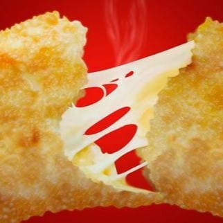 Massa de pastel frita recheada de mussarela. 30cm.