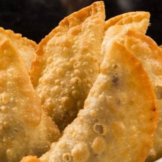 Pastel de queijo 10 un. + Coca-Cola 350ml