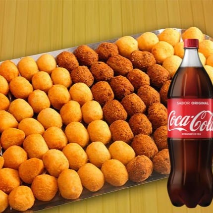 Sabores de frango, queijo com alho, queijo com presunto, carne, kibe.