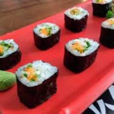 Arroz, pepino, cenoura, maça.