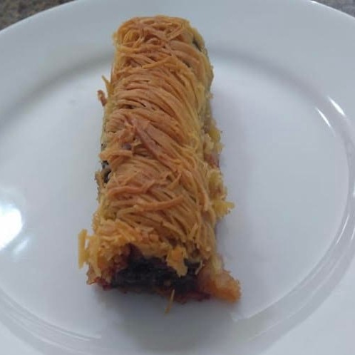 Aletria com recheio de tamara