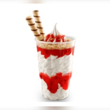 A medida certa entre calda e um delicioso sorvete de baunilha que pode fazer você viver uma experiência incrível. Desfrute dessa combinação perfeita!