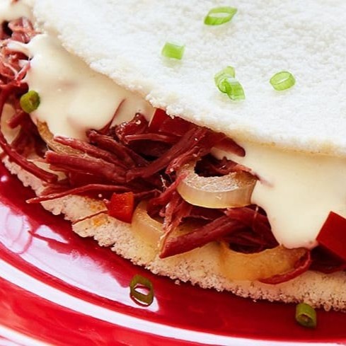 Tapioca de fabricação própria, super recheada com carne seca do dianteiro desfiada, mais 1 queijo e 5 acompanhamentos de sua preferência!  #acai #crepe #tapioca #salada #natural #fit #lowcarb #jardimcrepetapioca #lanche #francesa #crepesalgado #crepedoce #tapiocasalgada #tapiocadoce #Catupiry #frango #carneseca #costelabovina #camarão #salmão #salame #presunto #calabresa #peitodeperu #docedeleite #Nutella #romeuejulieta #chocolate #kinderbueno #Milka #nestle #lacta #pizza #hamburguer #artesanal