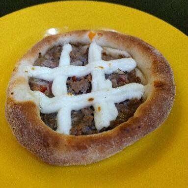 Carne, tomate, cebola, limão e Catupiry