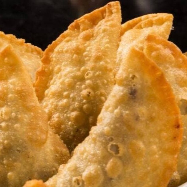 Deliciosa porção de pastel c/ 10 unidades