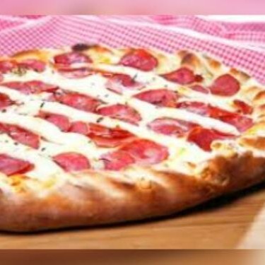 Molho de tomate, muçarela,requeijão e calabresa