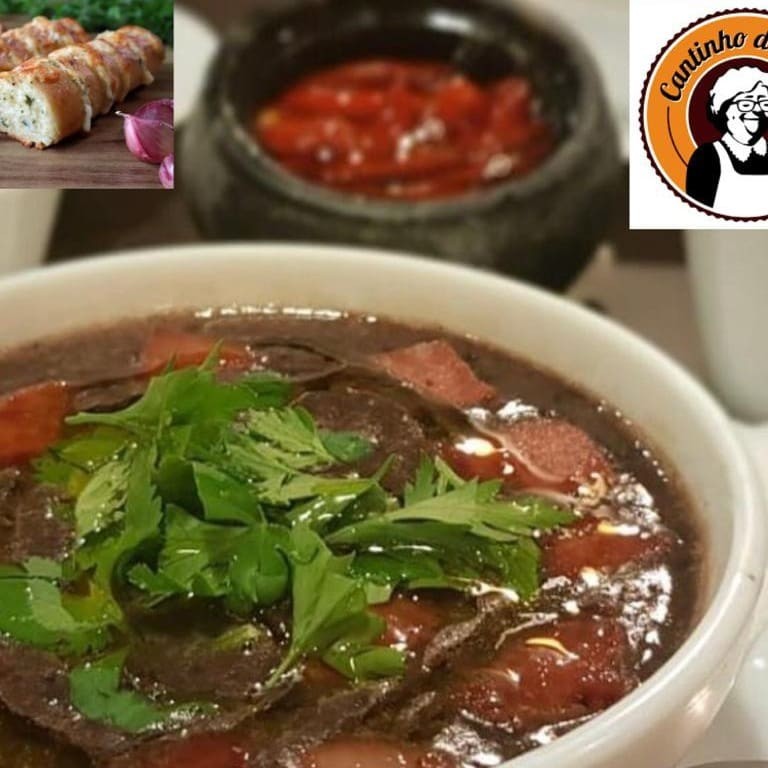 Deliciosa & Saborosa Caldinho de feijão preto Argentino , linguiça calabresa defumada , alho poro +Torradas Grátis