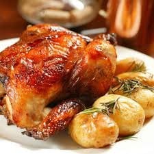 Frango + batata + farofa + salpicao  + coca cola 2 litros. Imagem meramente ilustrativa.