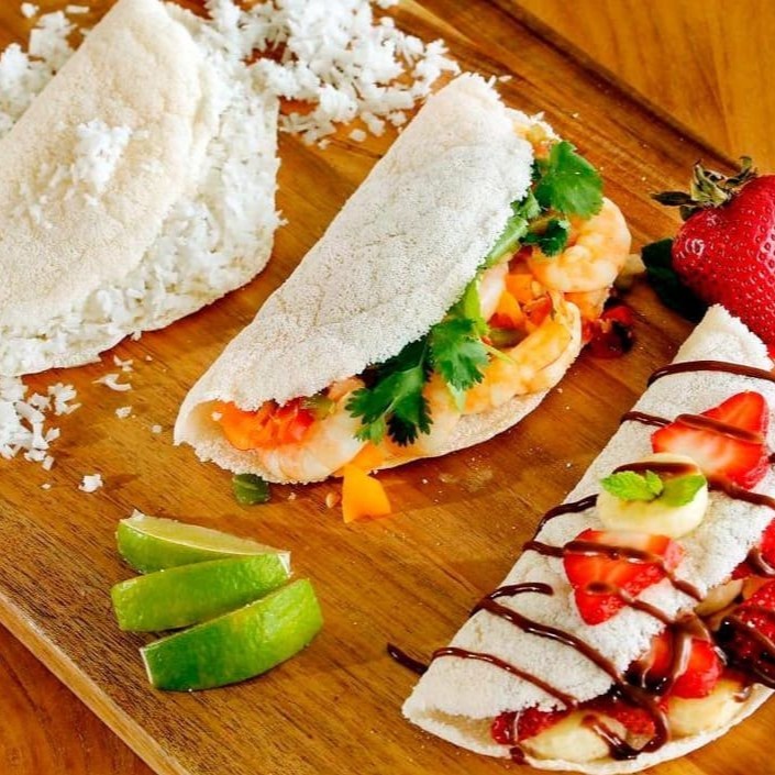 Sobores;doce de leite/ coco/ banana com canela/ chocolate com morango/ manteiga/ queijo prato com presunto/ queijo minas com peito de peru/ queijo minas com oregano.