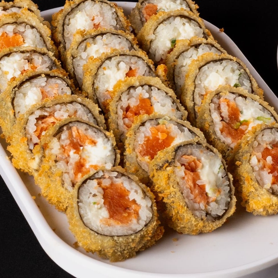 Nosso Hot Philadelphia são 10 peças deliciosas e crocantes com recheio a sua escolha. Todos acompanham Cream cheese e cebolinha.