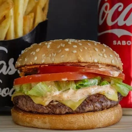 Salada + batata + refrigerante lata 350ml