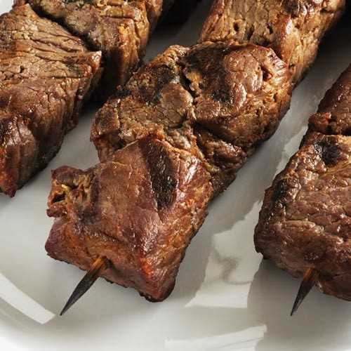 Espeto de carne bovina.