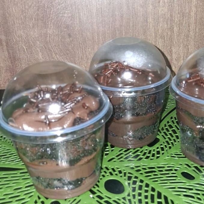 Uma explosão de chocolate em 150ml camadas generosas de brigadeiro cremoso feito com cacau de alta qualidade.