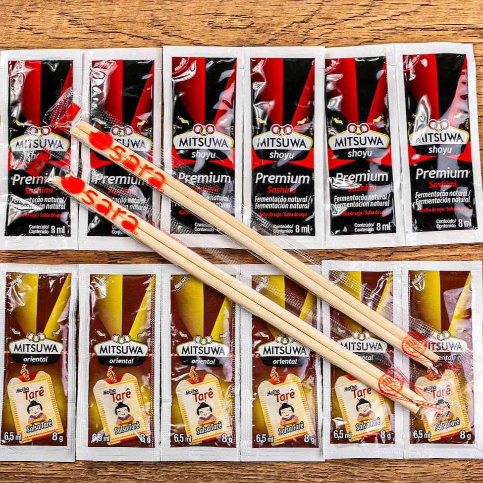 Kit com 5 shoyu+5 tare+2 hashi