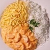 Acompanha arroz e fritas ou batata palha.