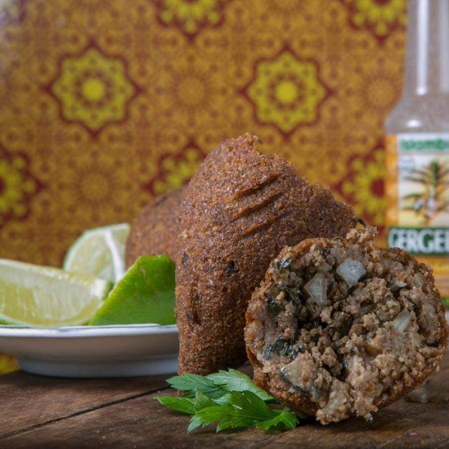 Massa de trigo bem crocante com diversos recheios  Salgado Árabe feito por Árabe  #tags: salgadinho - petisco - comida - árabe - habib - almoço - janta