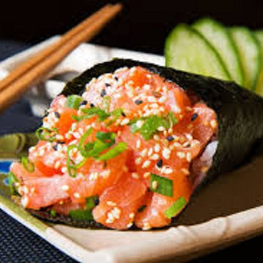 Arroz, Salmão com cebolinha e gergelim.