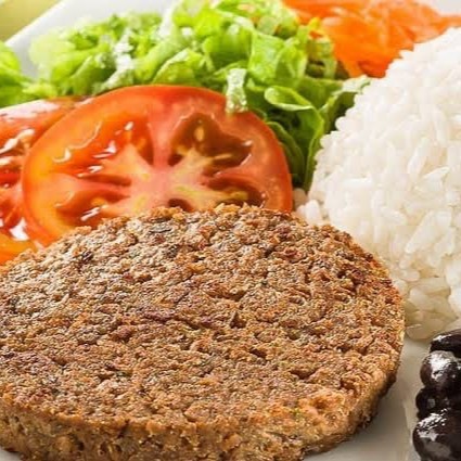 Composto por arroz -feijão -macarrão +2 hamburgueres com salada de alface e farofa  foto ilustrativa , demais itens podem ser solicitados nos itens complementares embalagem de 750ml