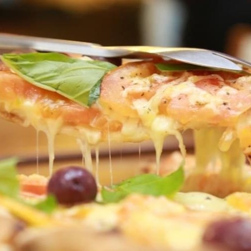 Mangericão ,tomate e azeitona preta