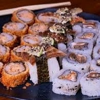 10 uramaki skin , 12 hotholl skin, 4 niguiri skin